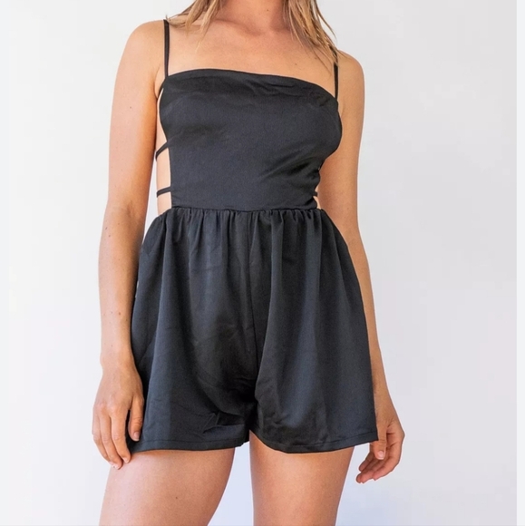 Nasty Gal Moonlight Nights Satin Cut-Out Playsuit Size 2 NWT - Picture 9 of 9